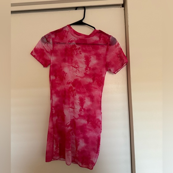 Pretty pink Beach cover up - Picture 1 of 1